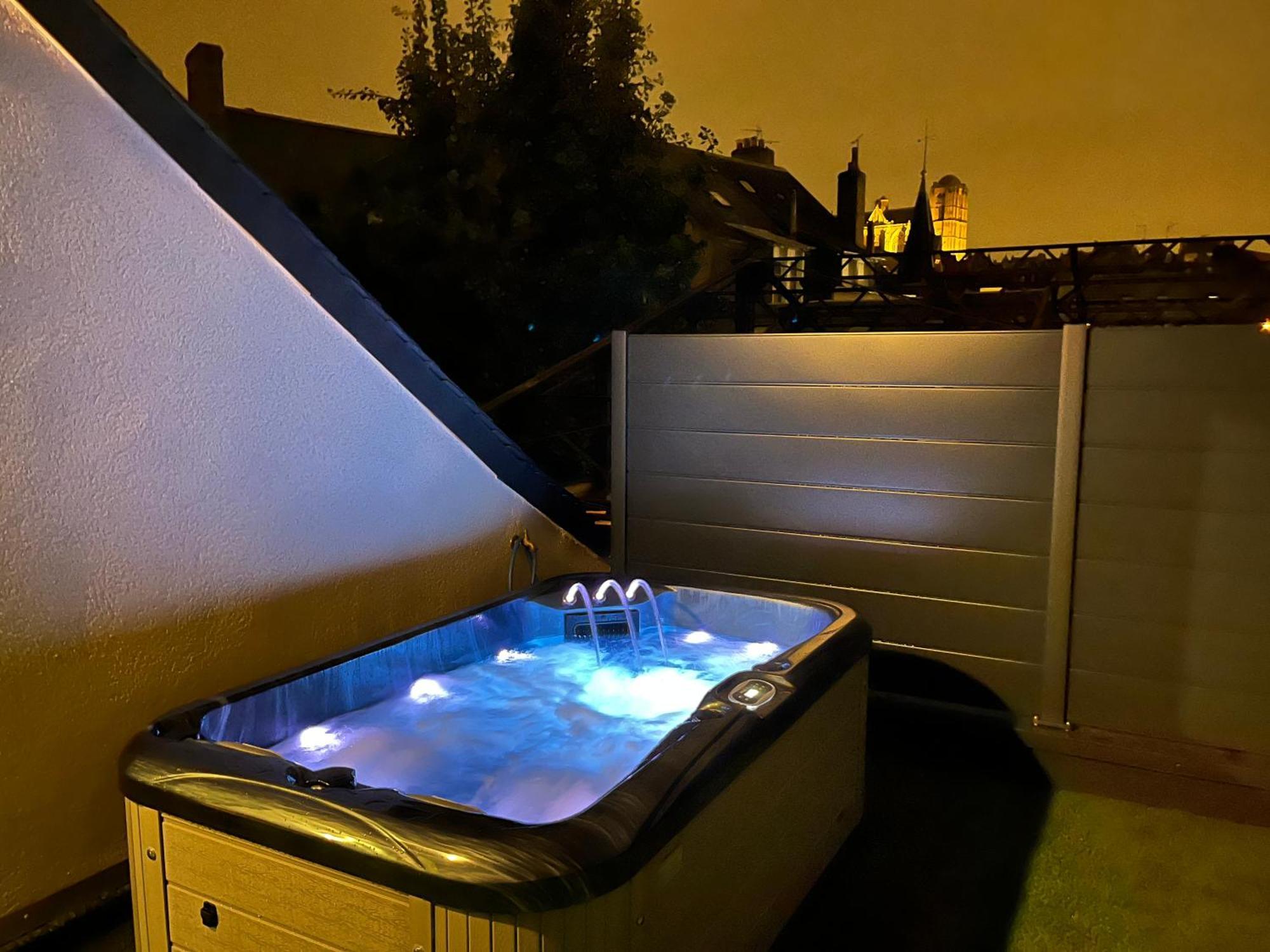 In The Sky - Jacuzzi - Vieux Mans - 2 Pers *
